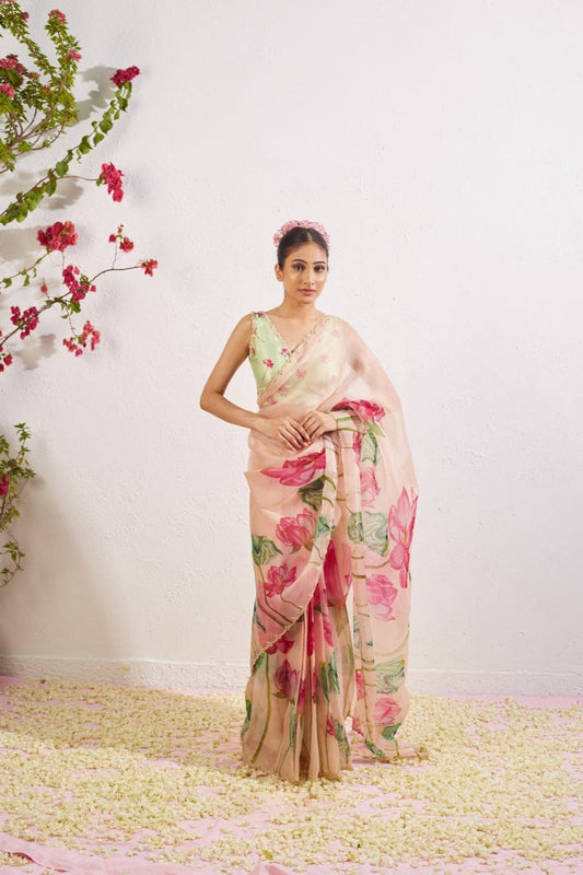 Graceful Organza Pre-Draped Saree Set Featuring a Stylish Blouse