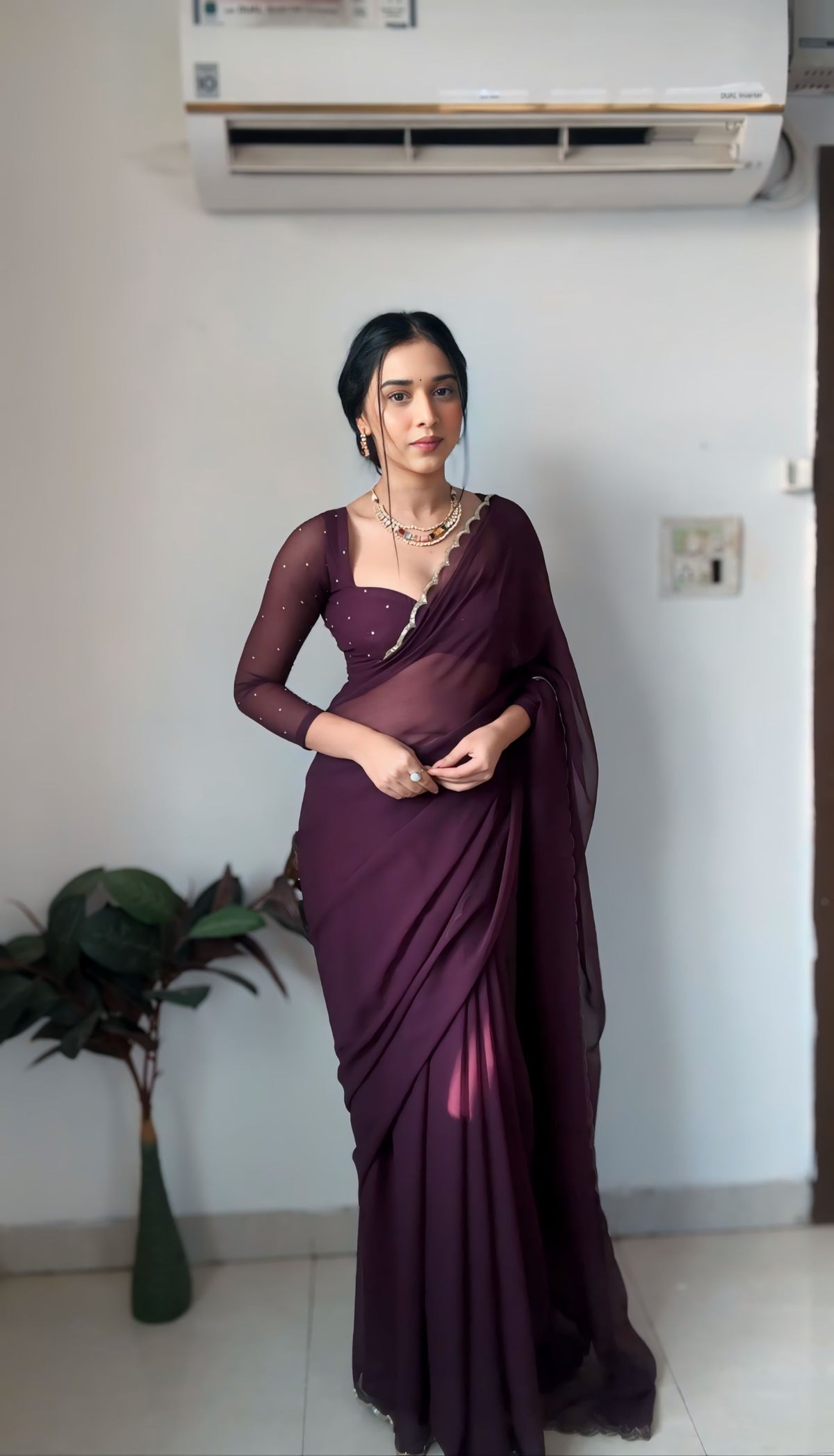Lustrous Wine Color Georgette Saree: Elegant and Easy-to-Wear for Modern Women
