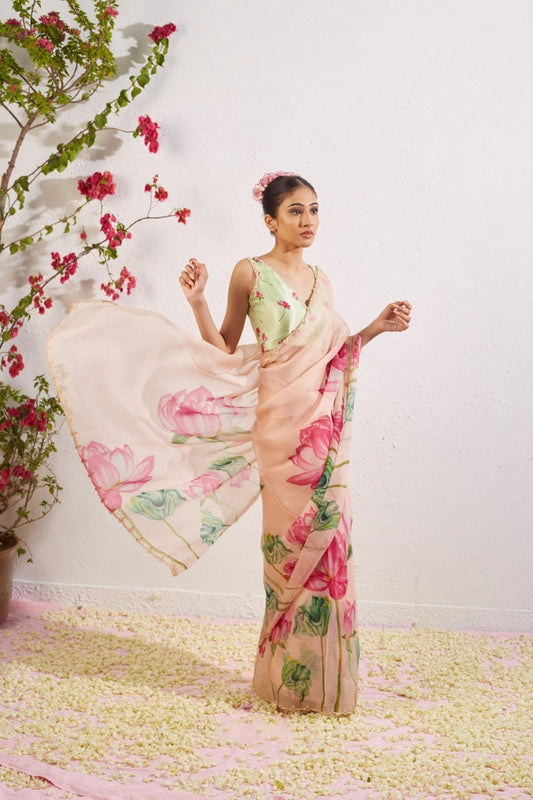 Graceful Organza Pre-Draped Saree Set Featuring a Stylish Blouse