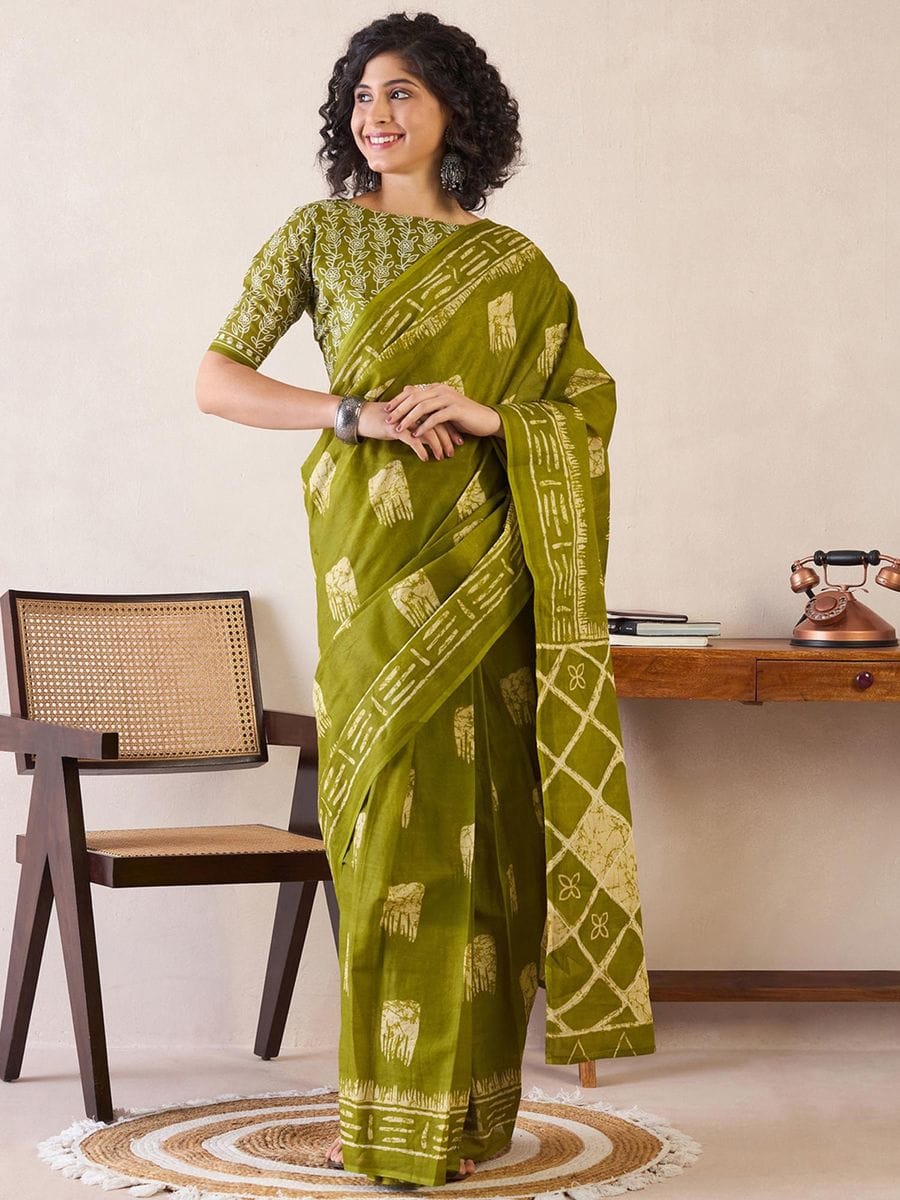 Elegant Ready-to-Wear Saree with Hidden Side Pocket for Convenience