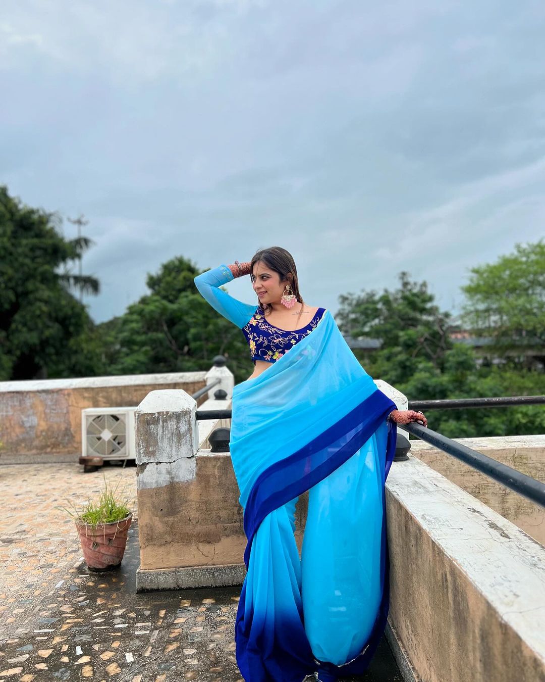 Black With blue  Color Flower Georgette Saree: One Minute Draping Magic for Today’s Fashion-Forward Women